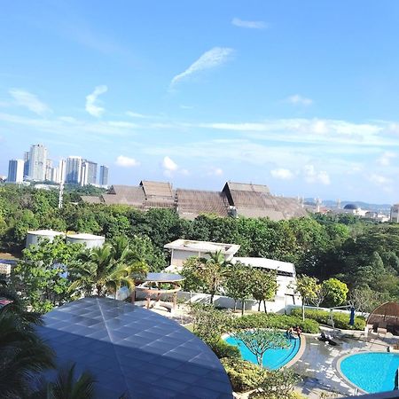 Almas Suites Poolview Netflix 100Mbps Bystay Nusajaya  Eksteriør bilde